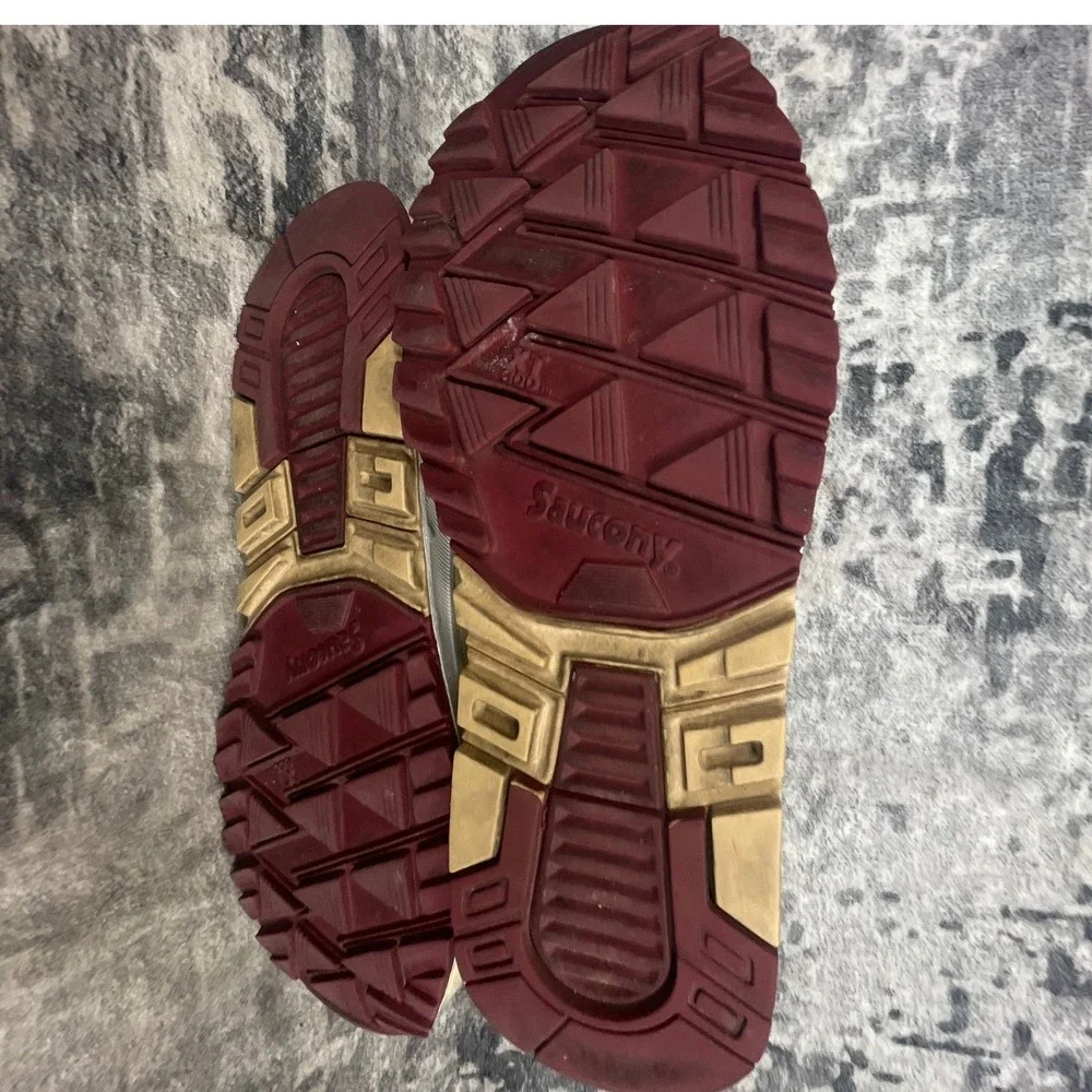 Saucony Men 10 Grid SD Sneakers Cream Burgundy Retro Athleisure‎  Streetwear